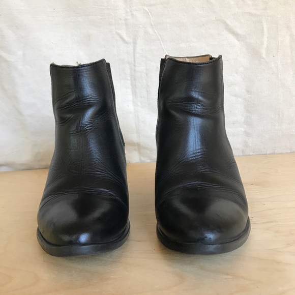 Nisolo Heeled Chelsea Boot - Picture 9 of 9